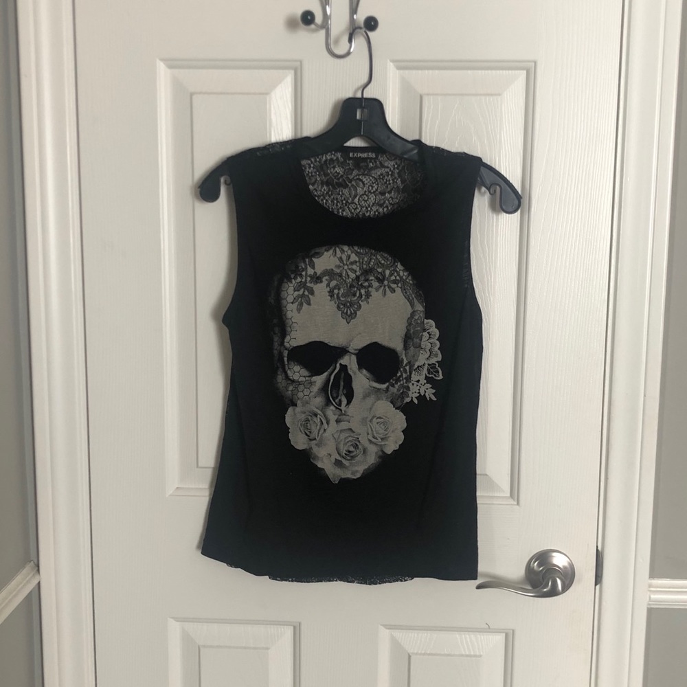Express skull shirt